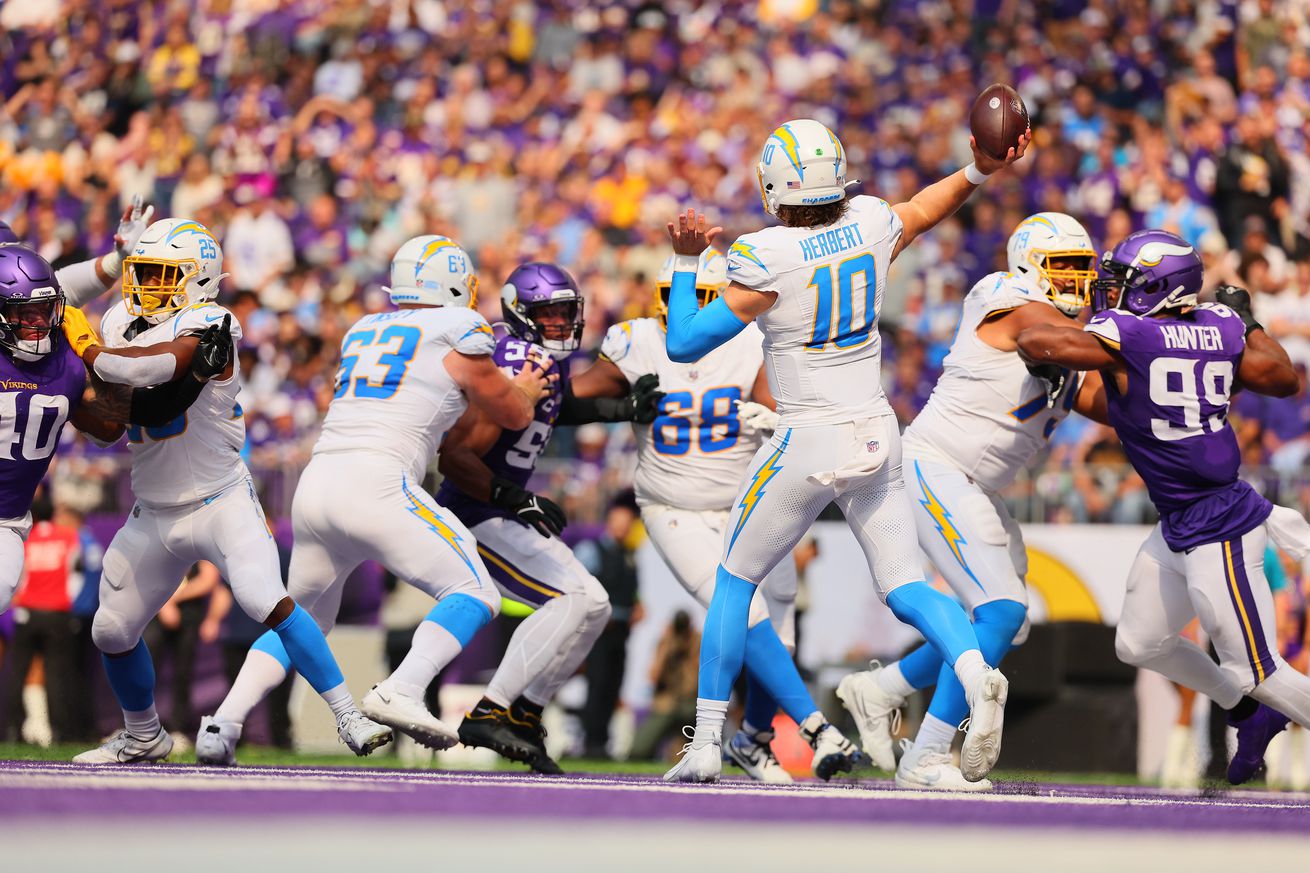 Los Angeles Chargers v Minnesota Vikings