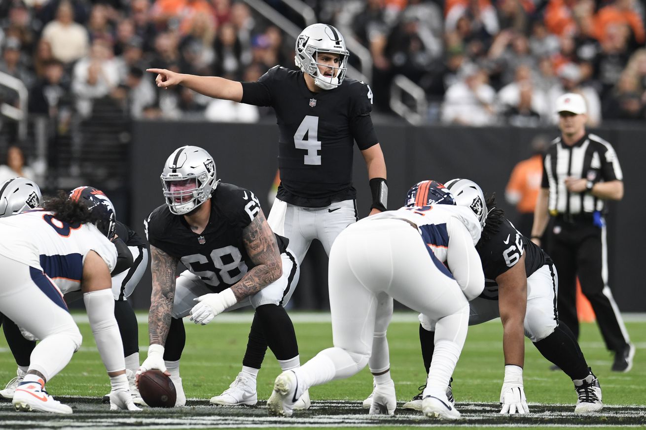 Denver Broncos v Las Vegas Raiders