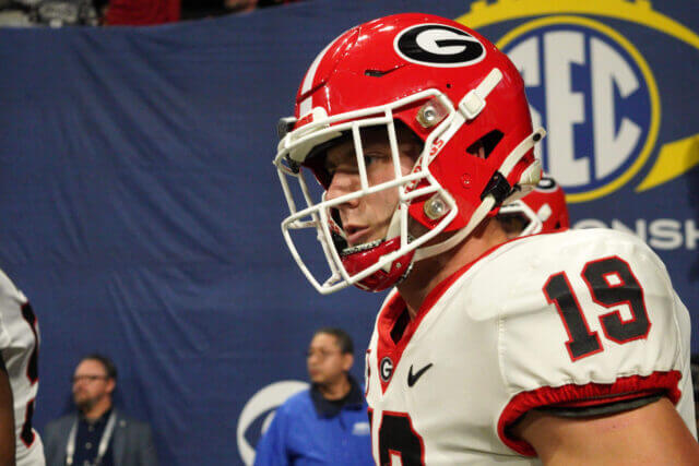 Dec 2, 2023; Atlanta, GA, USA; Georgia Bulldogs tight end Brock Bowers (19) takes the field before the SEC Football Championship against the Alabama Crimson Tide at Mercedes-Benz Stadium. Mandatory Credit: Brett Davis-USA TODAY Sports Brock Bowers, Raiders