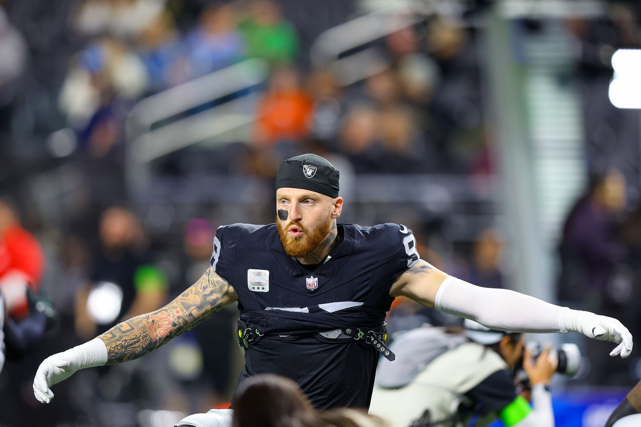 NFL: DEC 14 Chargers at Raiders