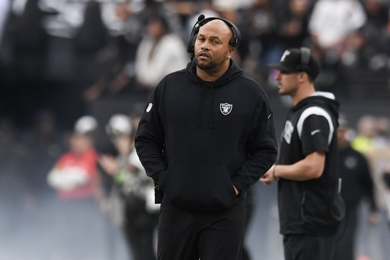 Denver Broncos v Las Vegas Raiders