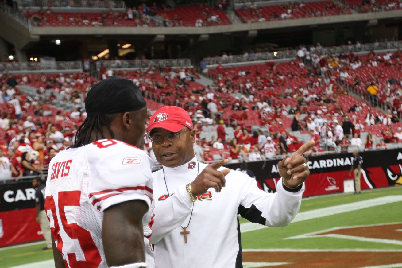 Mike Singletary Vernon Davis San Francisco 49ers v Arizona Cardinals