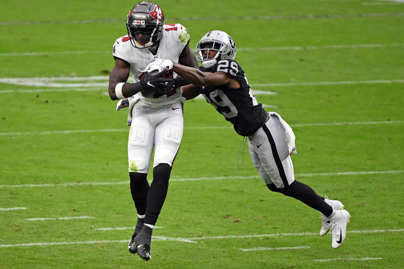 Tampa Bay Buccaneers v Las Vegas Raiders