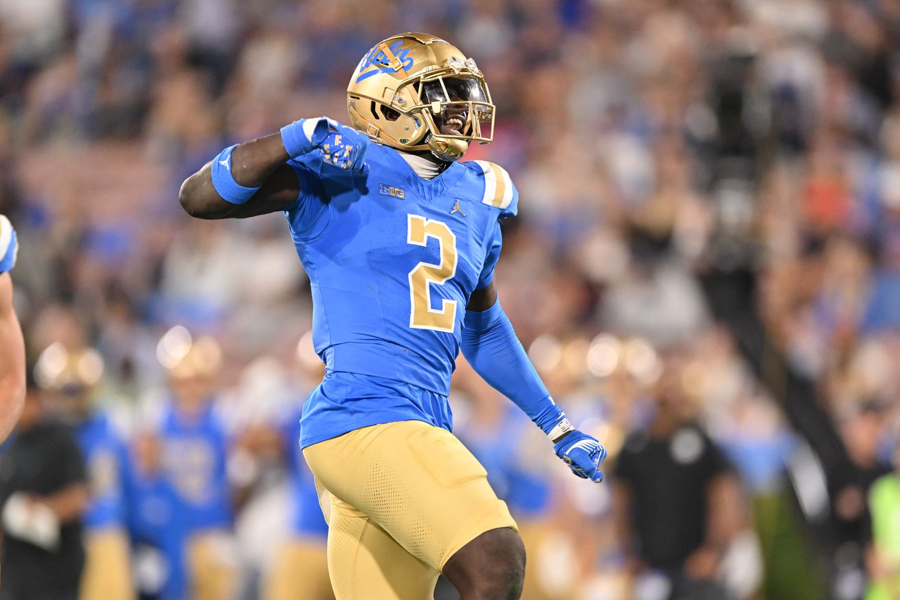 COLLEGE FOOTBALL: OCT 12 Minnesota at UCLA