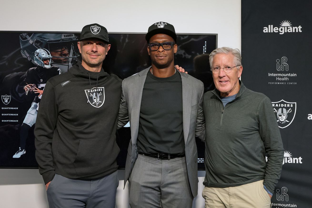 Las Vegas Raiders Introduce Geno Smith