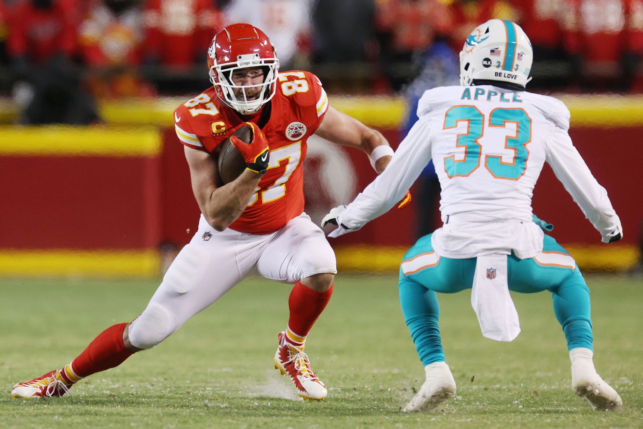 AFC Wild Card Playoffs - Miami Dolphins v Kansas City Chiefs
