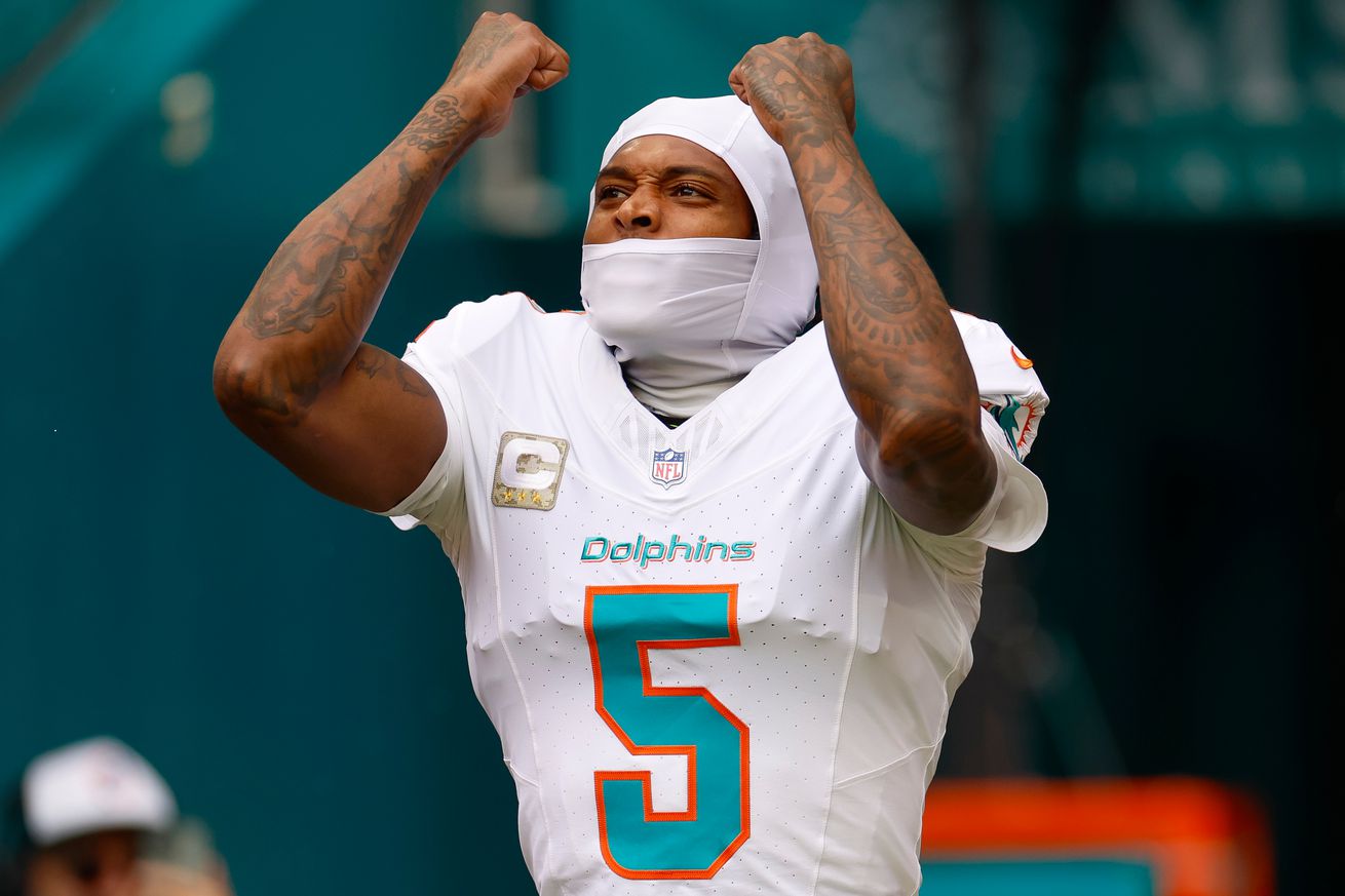 Las Vegas Raiders v Miami Dolphins