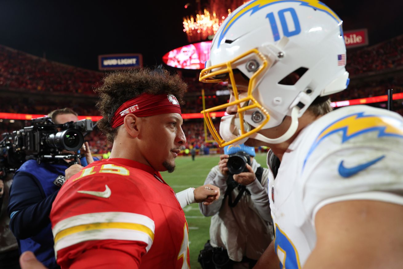 Los Angeles Chargers v Kansas City Chiefs